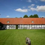 Tarskov Molle Anna's & Holidayapartments Otel *